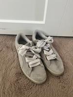 Puma Sneaker Schuhe Größe 41 Grau Schleifen Dresden - Reick Vorschau