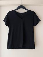 T-Shirt mit V-Ausschnitt in schwarz, Größe S von Uniqlo Berlin - Mitte Vorschau