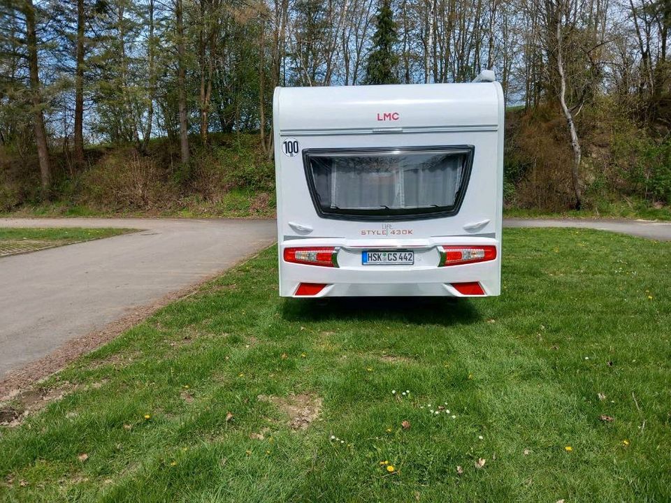 Familienwohnwagen LMC Style Lift zu vermieten Etagenbetten in Meschede