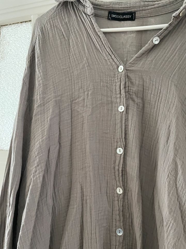 Sassyclassy taupe musselin Bluse s/m lang in Frankfurt am Main