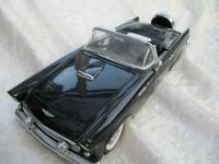 Thunderbird in schwarz, von Revell, 1 : 18, an Selbstabholer Schleswig-Holstein - Norderstedt Vorschau