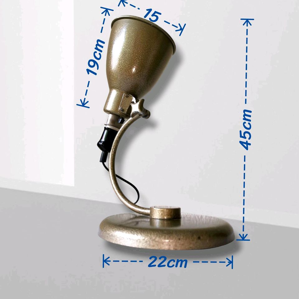 Original aus 60-70er Jahre INDUSTRIEDESIGNE Tischlampe in Berlin