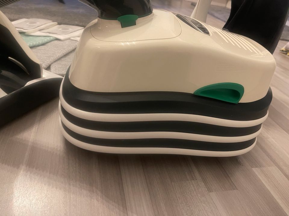 Vorwerk Staubsauger Kobold VT 300 in Gelsenkirchen