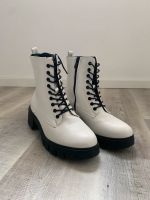 Boots Stiefel weiß neu ungetragen Baden-Württemberg - Karlsdorf-Neuthard Vorschau