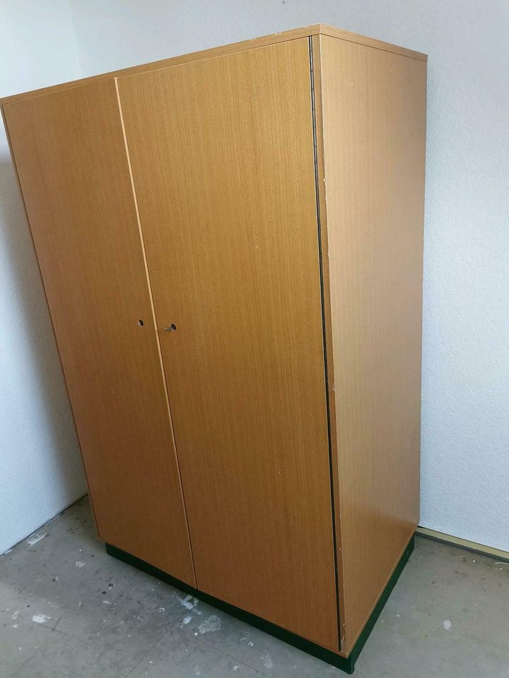 geräumiger Schrank in Helbedündorf