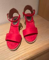 Neue Schuhe- Espadrilles Gr. 39 in rot mit 8 cm Absatz Hessen - Habichtswald Vorschau