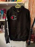 Champion Schwarz Pulli/ Hoodie mit Patch Größe S Hessen - Darmstadt Vorschau