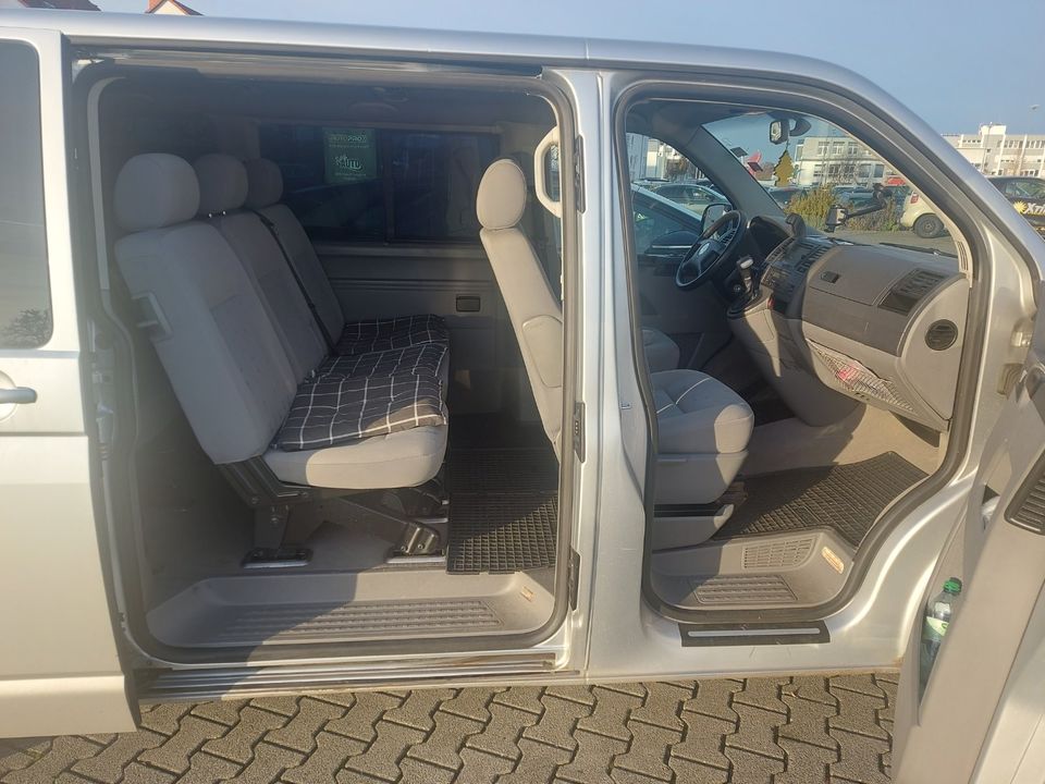 VW T5 Buss 2.5 TDI lange Version 8 Sitzer in Butzbach