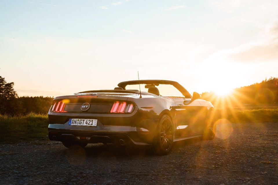 Ford Mustang GT 5.0 V8 Cabrio mieten - Sportwagen selber fahren in Sachsen bei Ansbach