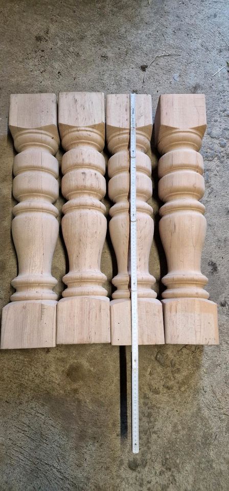 Antik Eiche Holzbeine gedrechselt Holzfüße in Rimpar