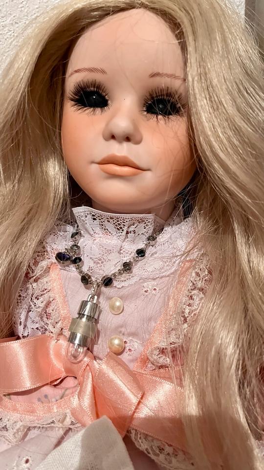 Haunted Dolls mit Wunschbesetzung – suchen ein neues zu Hause in Schongau