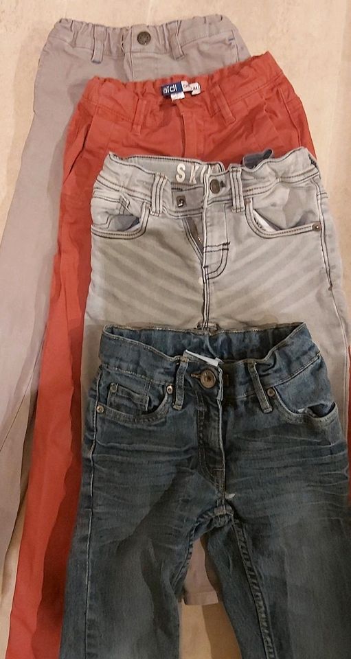 4 hosen, paket, gr.122, slim in Sonsbeck