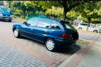 Opel Astra 1995 mit Klimaanlage Automatik bald Oldtimer TÜV 2025 Nordrhein-Westfalen - Neuss Vorschau