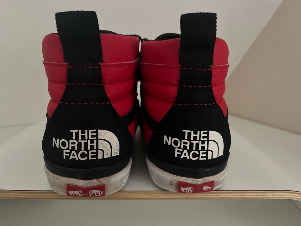 THE NORTH FACE x Vans Limited Edition Sneaker 39 in Wiesbaden