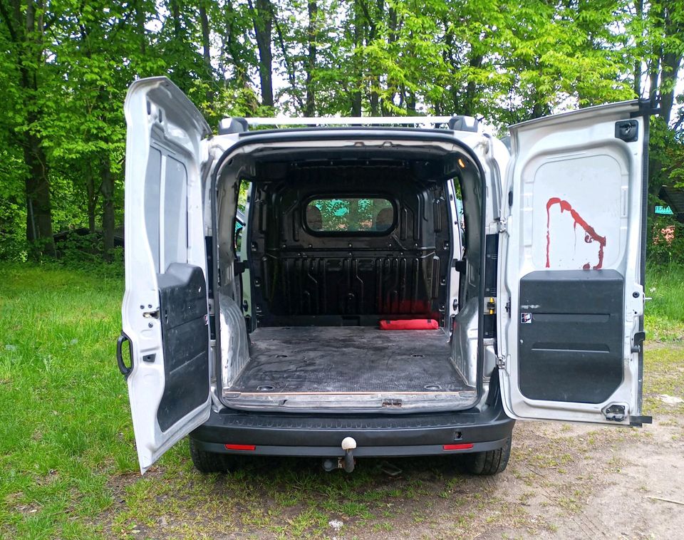 Fiat Doblo 1.6 JTD  Typ 263 Cargo in Mössingen