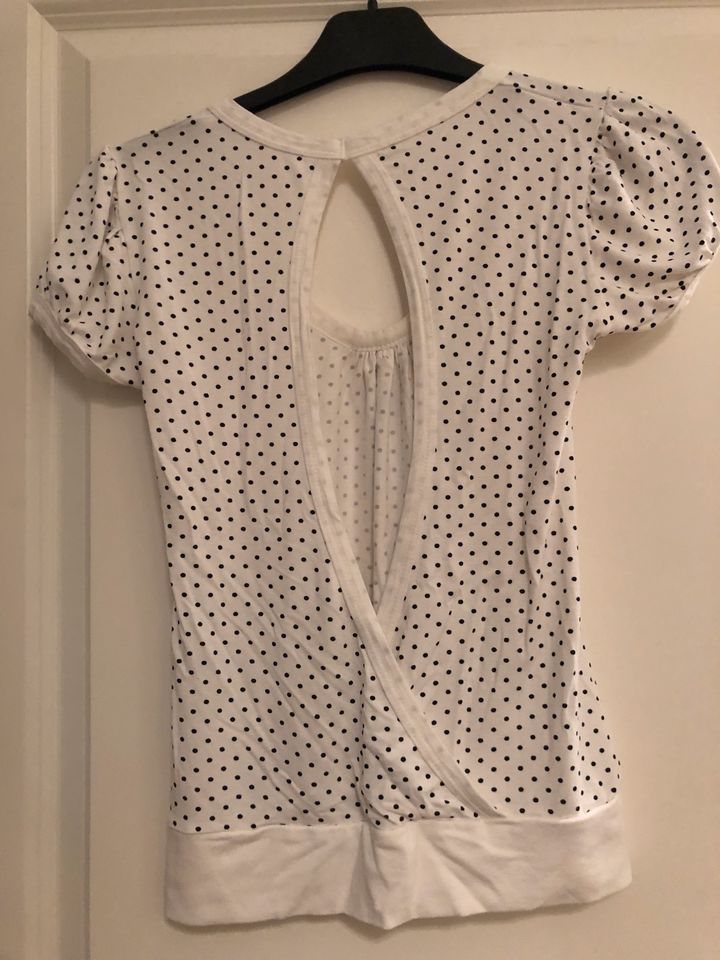 Bluse Top Shirt Gr. S hinten offen in Hessen - Darmstadt | eBay  Kleinanzeigen ist jetzt Kleinanzeigen