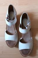 NEUE Sandalen Clarks Leder Creme weiß Größe 41 Bayern - Neu Ulm Vorschau