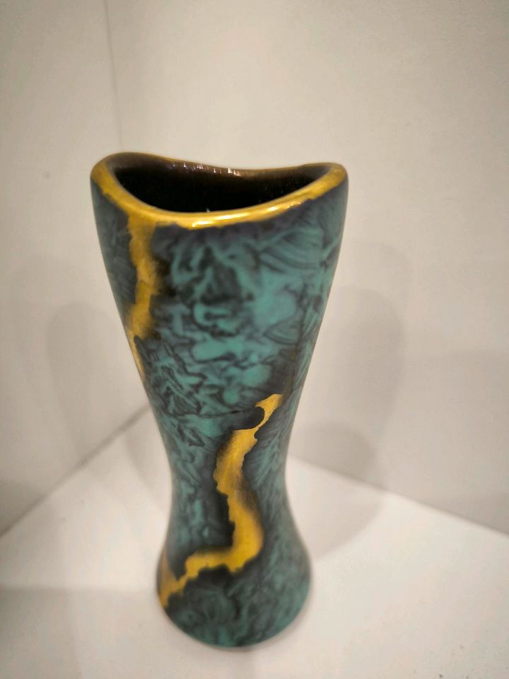 alte kleine  grüne Vase mit Goldeffekt Jasba in Waldkraiburg