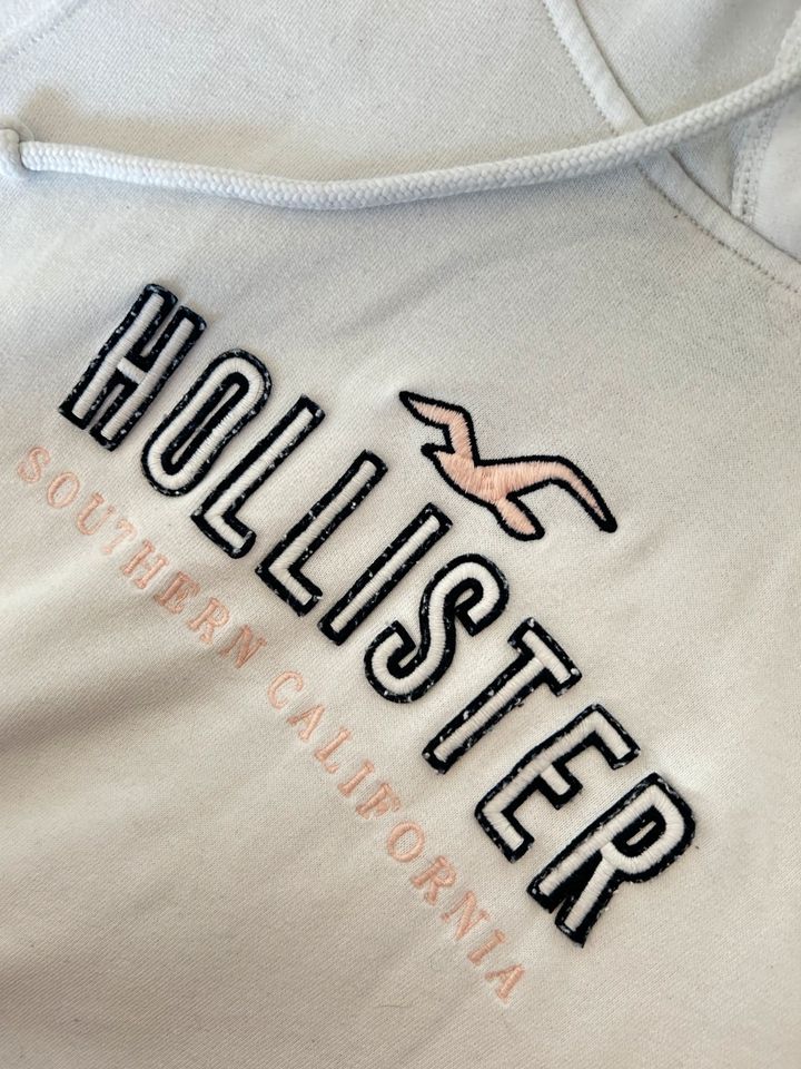 weißer Hoodie/ schöner Kapuzenpullover von HOLLISTER Gr. S-M in Neuenkirchen