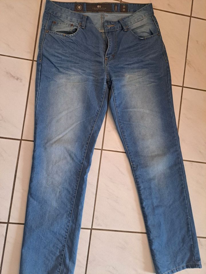 Herren Straight Jeans in Neuwied