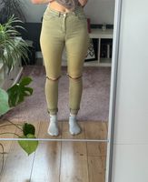 Ripped Skinny Jeans grün Khaki olivgrün Größe 36 S Sachsen-Anhalt - Magdeburg Vorschau