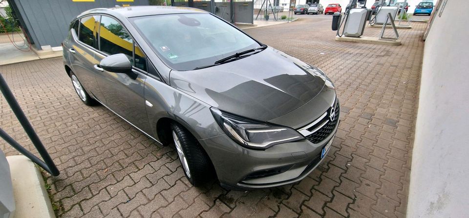 Opel Astra 1.4 Turbo 125 PS TÜV 12/25 in Reutlingen