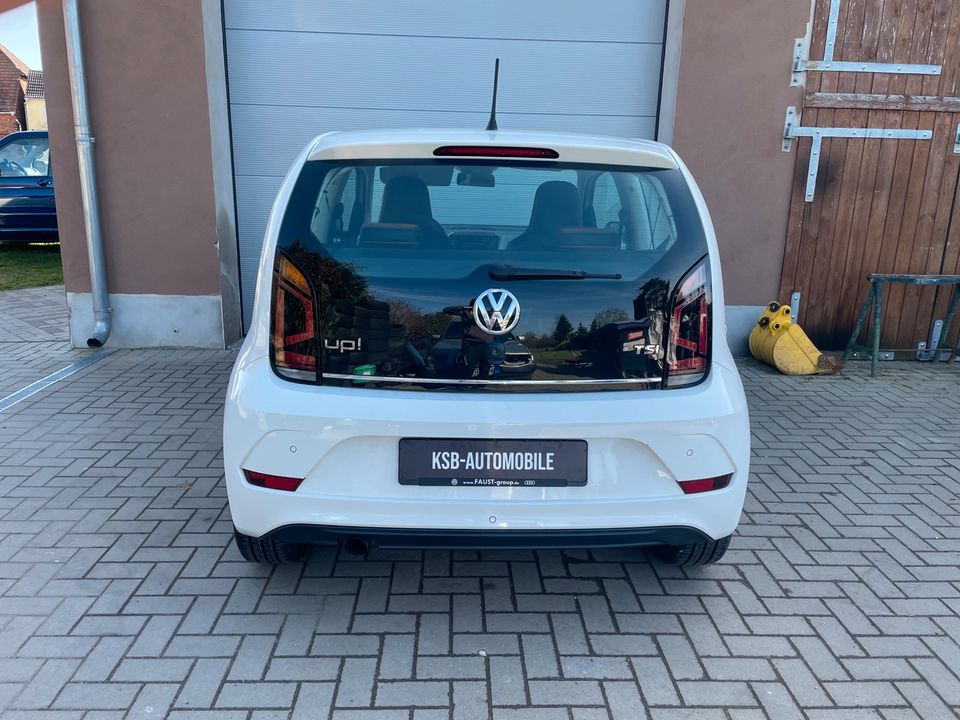 Vw Up High  *Kamera*Tempomat*PDC*Klima*Alufelgen*TüvNeu* in Wörlitz