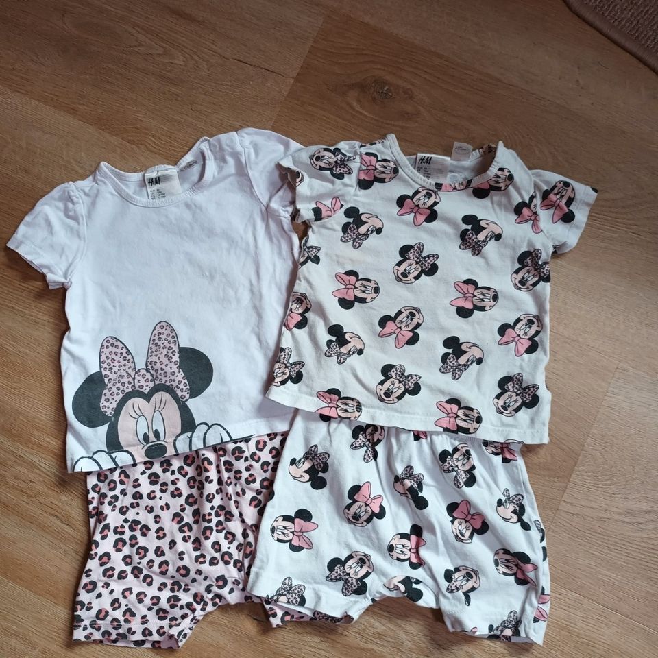 2 Mädchensets Disney, jeweils Shirt und kurze Hose, Gr. 86 in Albstadt