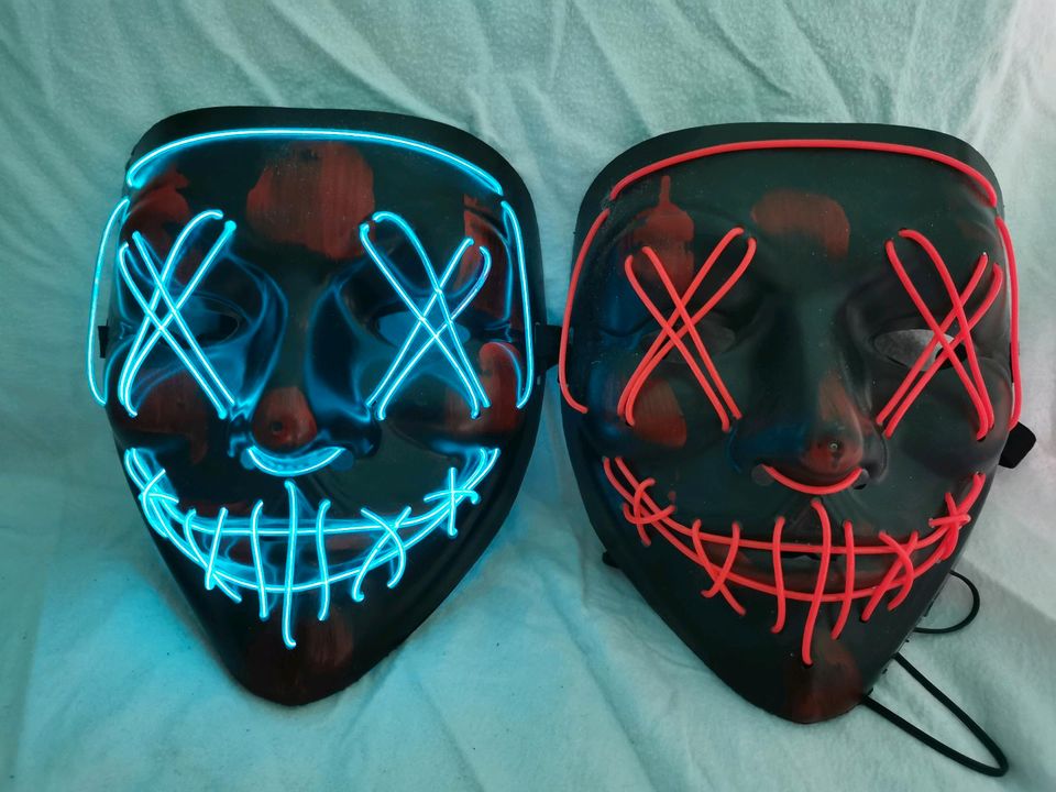 2 LED 3D Masken (Halloween, Karneval Masken Neu Blau, Pink) in Kiel
