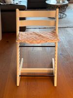 Stokke Tripp Trapp in Weiss inkl. Babyset und Tray/Tisch Hessen - Langen (Hessen) Vorschau