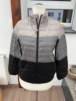 UniQlo Damen Winterjacke/ Gr.S/ schwarz-grau-weiß West - Schwanheim Vorschau