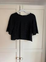 Cropped T-Shirt, Lochstickerei, schwarz, kürzer geschnitten Bayern - Untersiemau Vorschau
