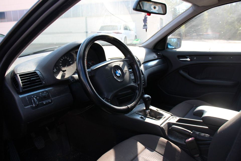 BMW 318d TURBOSCHADEN in Düren