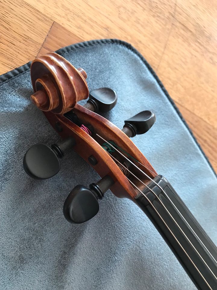 Geige Violine 4/4 mit Bogen und Koffer in Osnabrück