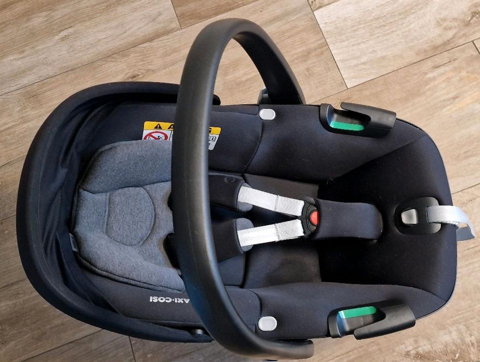 Maxi Cosi Pebble 360 Kindersitz in Jersbek