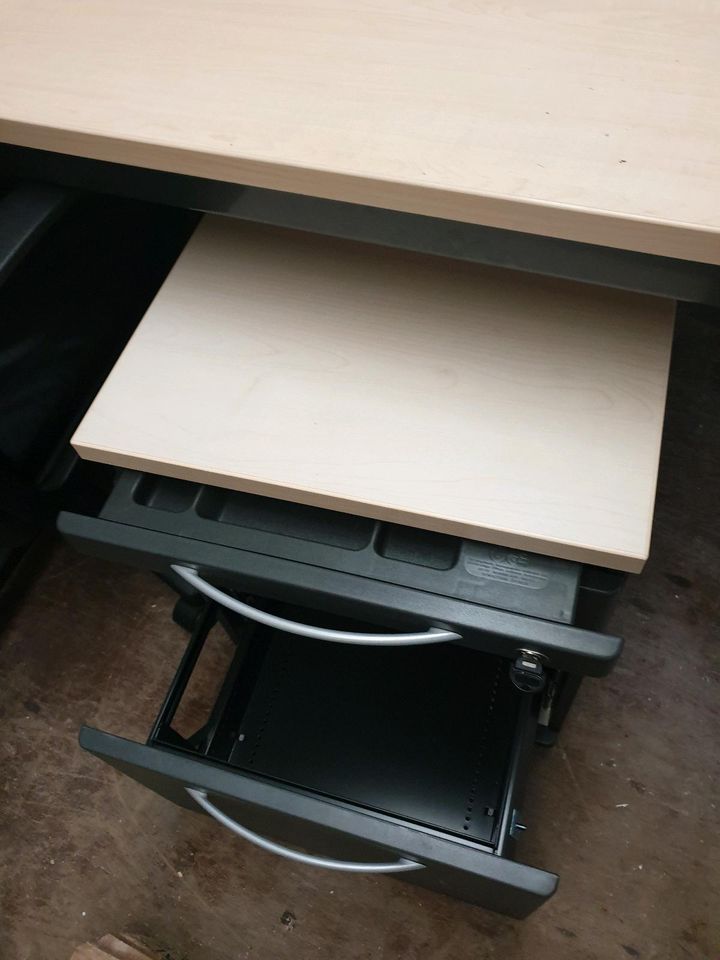 Schreibtisch in Saarbrücken