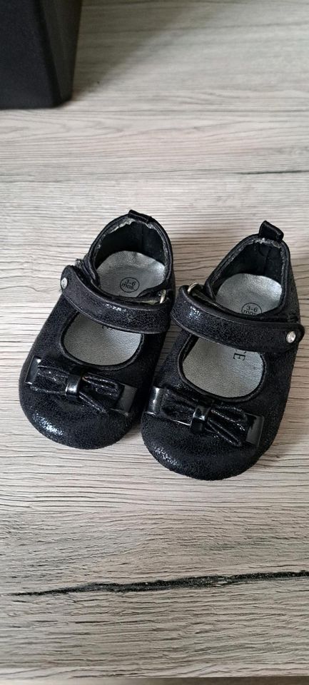 Baby Schuhe gr 3 bis 6 monate in Hannover