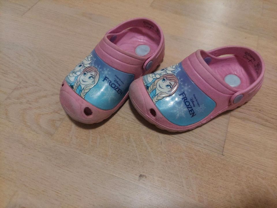 Clogs für Haus und Garten in 25 mit Anna und Elsa in Euskirchen