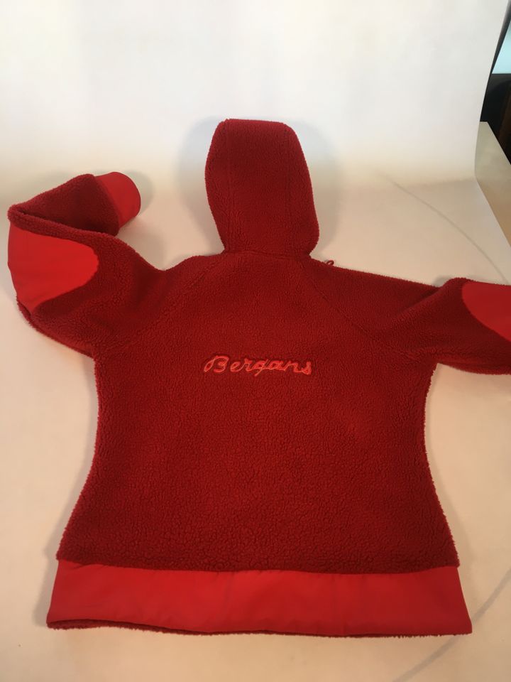 Teddy-Hoodie von Bergans, dicker Fleece in schönem Rot, Gr. 40 in Bremen