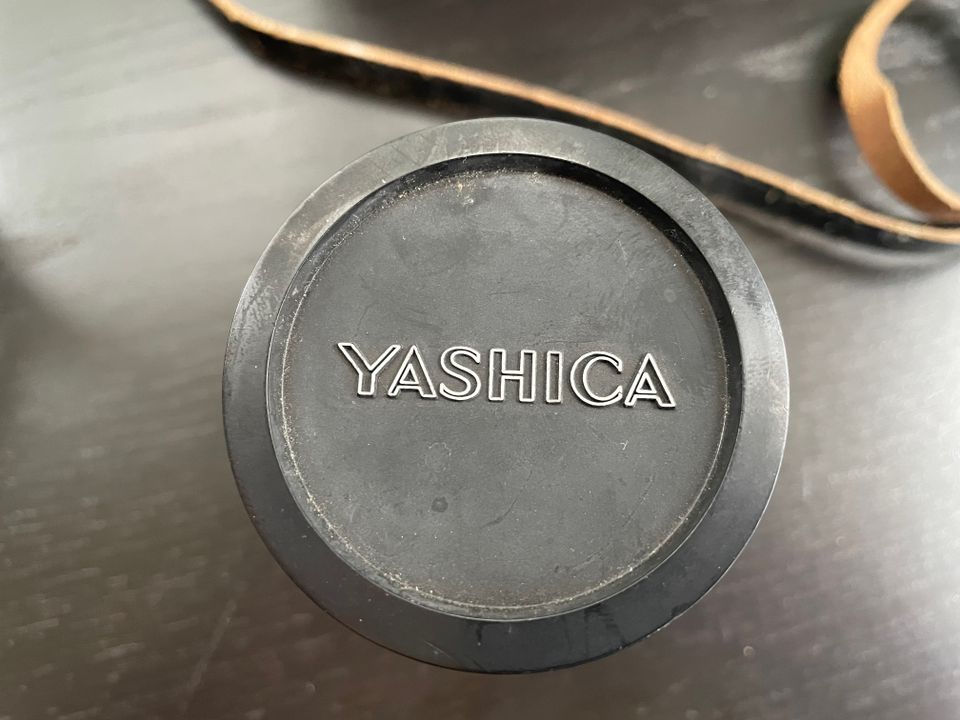 Yashica Objektiv / MC 135mm / 1 : 2.8 in Dresden