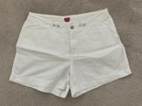 Damen Shorts weiß Esprit/H&M Gr. 38 Hessen - Gründau Vorschau