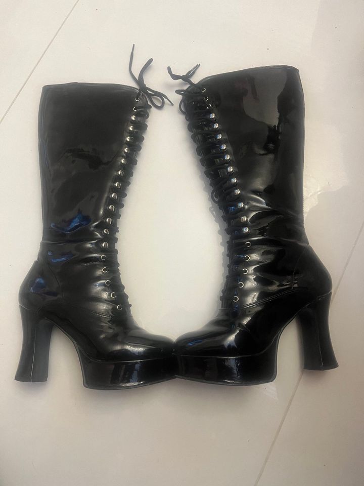 Lack Stiefel fast neu, Größe 38 schwarz, z.B Wave-Gotik in Wiedemar