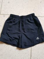Adidas Shorts / kurze Hose / Sporthose Größe 152 Nordrhein-Westfalen - Niederkassel Vorschau