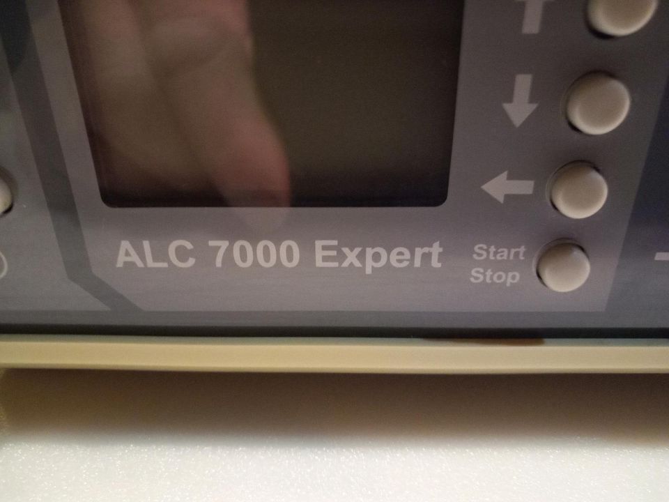 ALC 7000 Expert Universal Labor und Modellbau Ladegerät in Menden