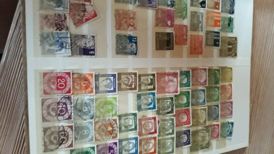 Konvolut Briefmarken DDR, Südafrika, etc., Sehr selten in Alpen