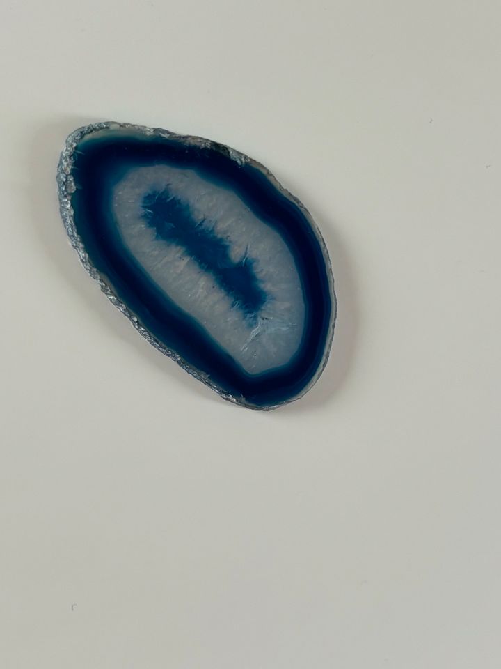 Blaue Achatscheibe ca. 3x5cm in Neckarbischofsheim