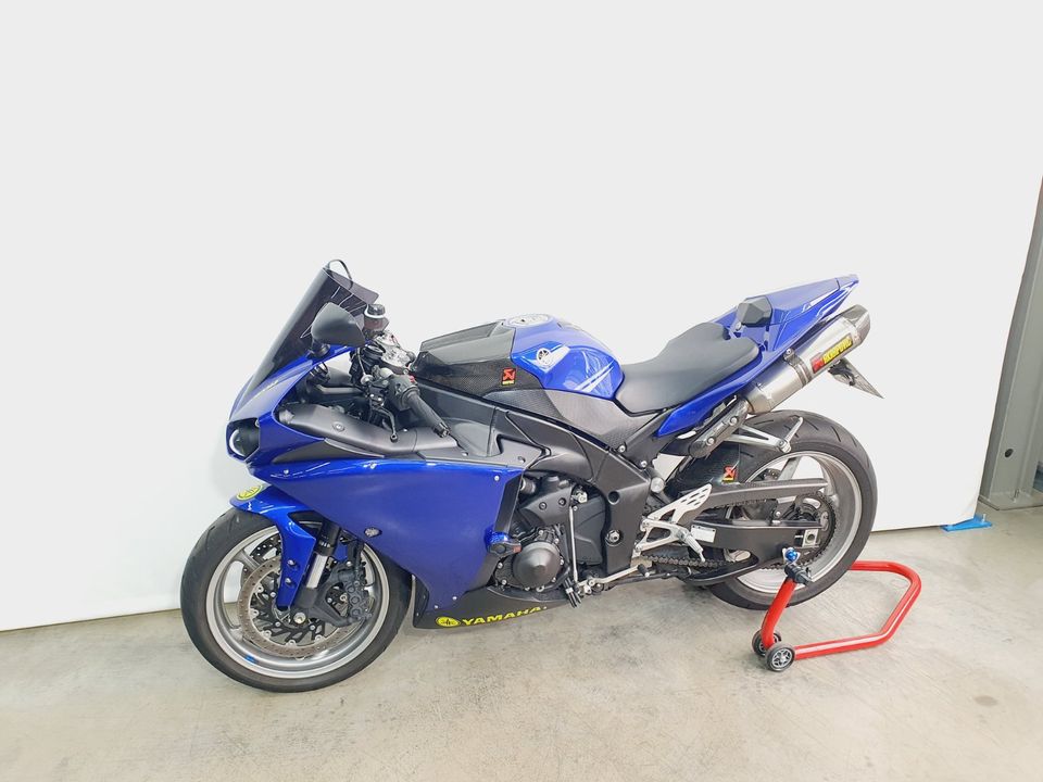 Yamaha YZF R1*KD NEU* Akrapovic Komplett.*Carbon*RN22* Big Bang* in Waghäusel