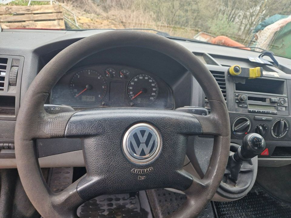 Vw T5 2.5 Liter Doka Pritsche 8 fach bereift in Solingen