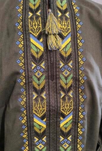 Bestickte Kleidung aus der Ukraine in Herten