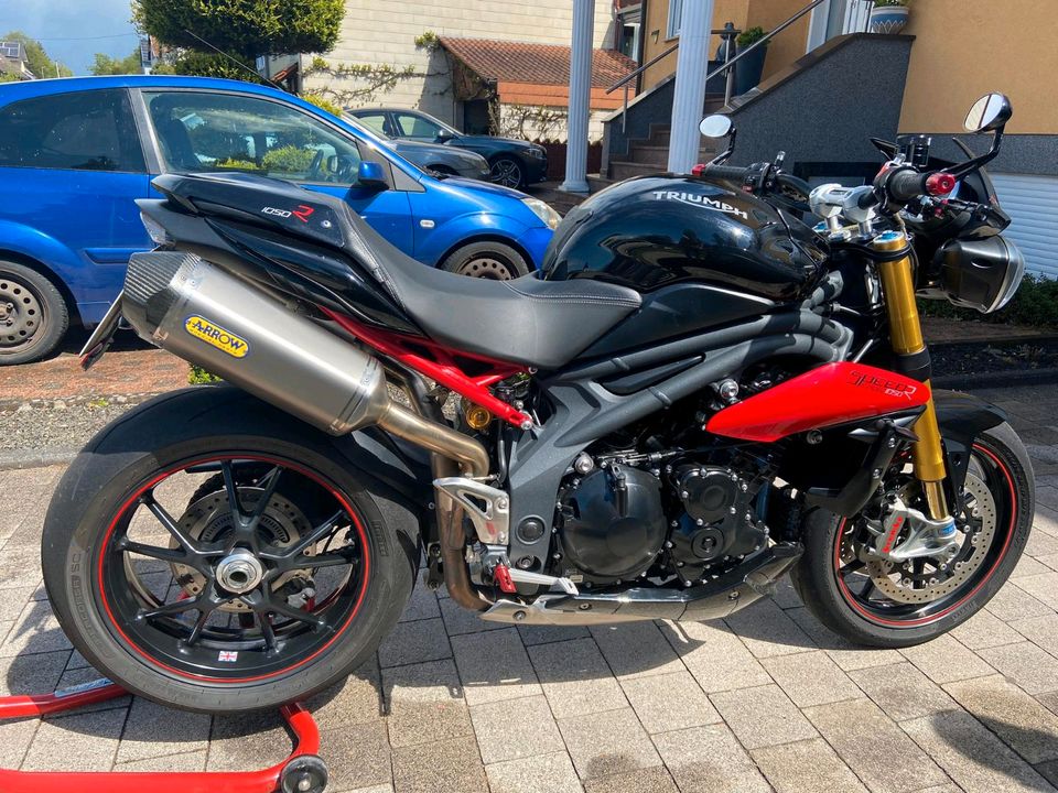 Triumph Speed Triple r (öhlins) in Völklingen